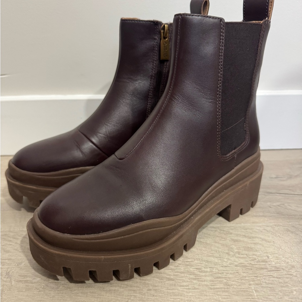 Brown Vionic Boots